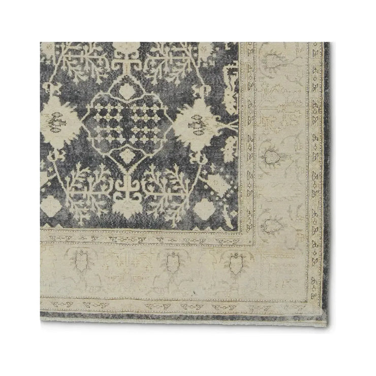 6' x 9' Beige and Grey Patterned Rug