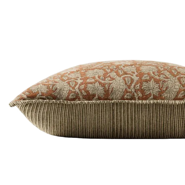 22x22 Rust Patterned Pillow