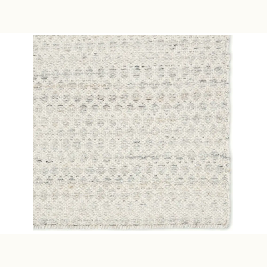 8' x 10' White Textured Indoor/Outdoor Area Rug